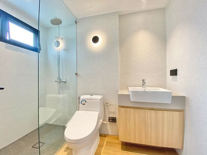 Silver Hill Residence, Bangkok, 98 Sukhumvit 65, Phra Kanong Nua, Watthana, Bangkok, 3 Bedrooms, 250 sqm, Apartment For Rent, by Suchatchaya Supawachiranant, 500251667 - DDproperty.com