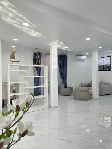 undefined, Chon Buri (Pattaya), Nong Pru, Bang Lamung (Pattaya), Chon Buri (Pattaya), 4 Bedrooms, 200 sqm, Single Detached House For Sale, by Suchatchaya Supawachiranant, 500251719 - DDproperty.com