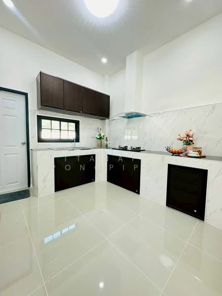 Rattanakorn Village 18, Chon Buri (Pattaya), Na Kloe, Bang Lamung (Pattaya), Chon Buri (Pattaya), 3 Bedrooms, 160 sqm, Single Detached House For Sale, by Pattanapong Pongpipat, 500251927 - DDproperty.com