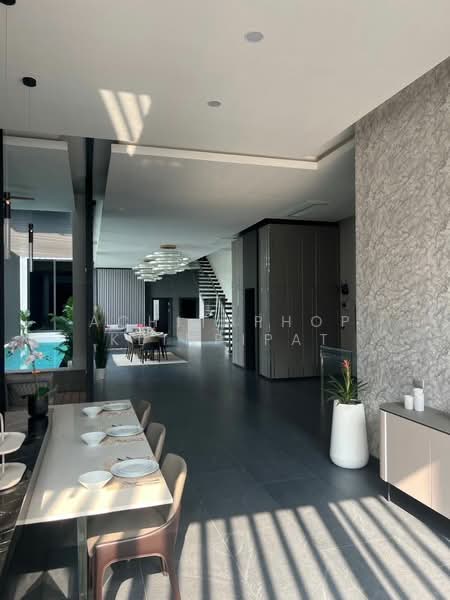 5-BR Villa, Chon Buri (Pattaya), Nong Pru, Bang Lamung (Pattaya), Chon Buri (Pattaya), 5 Bedrooms, 1,091 sqm, Villa For Sale, by Achitaphop Klinpipat, 500251979 - DDproperty.com