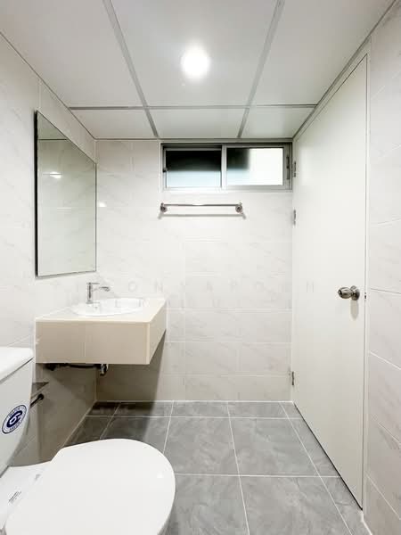 Lumpini Center Ladprao 111, Bangkok, 60-127 Soi Lat Phrao 111, Khlong Chan, Bang Kapi, Bangkok, 1 Bedroom, 28 sqm, Condo For Sale, by Poonyaporn Veerabulyarit, 500251992 - DDproperty.com