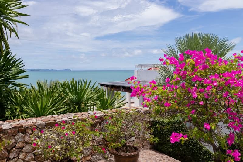 3-BR House, Chon Buri (Pattaya), Na Kloe, Bang Lamung (Pattaya), Chon Buri (Pattaya), 3 Bedrooms, 359 sqm, Single Detached House For Sale, by Achitaphop Klinpipat, 500252005 - DDproperty.com