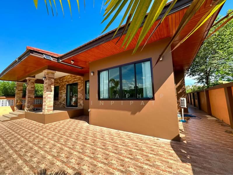 For Sale - 3-BR House, Chon Buri (Pattaya)