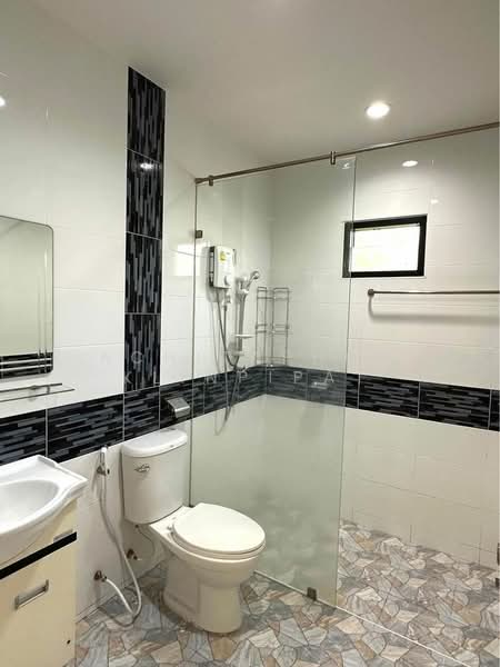 For Sale - 3-BR House, Chon Buri (Pattaya)