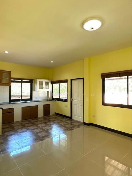 For Sale - 3-BR House, Chon Buri (Pattaya)