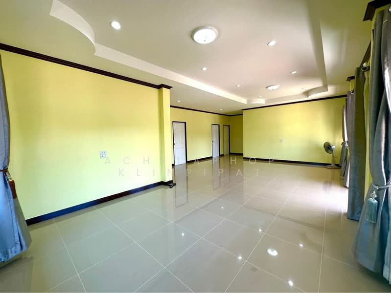 For Sale - 3-BR House, Chon Buri (Pattaya)