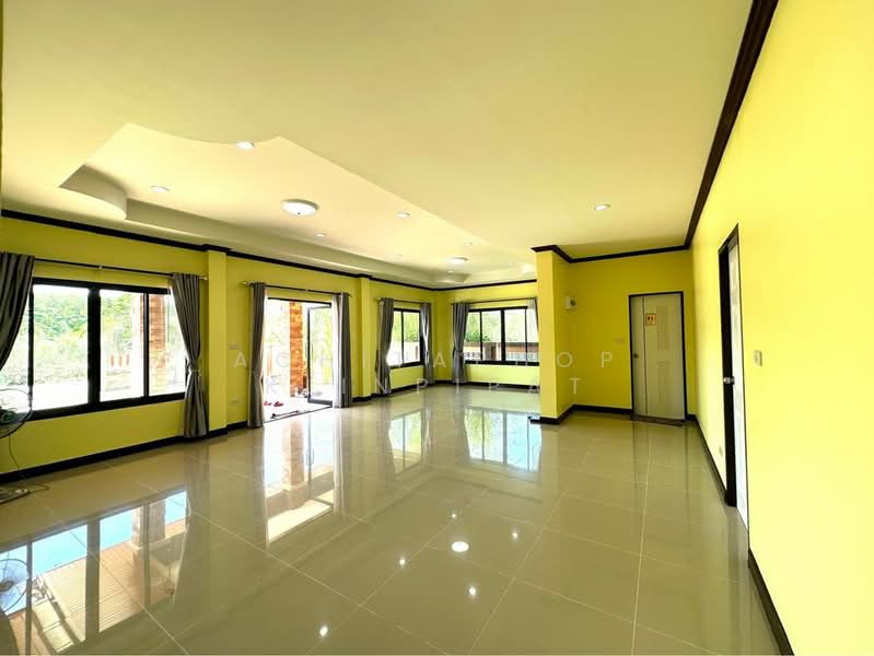 For Sale - 3-BR House, Chon Buri (Pattaya)