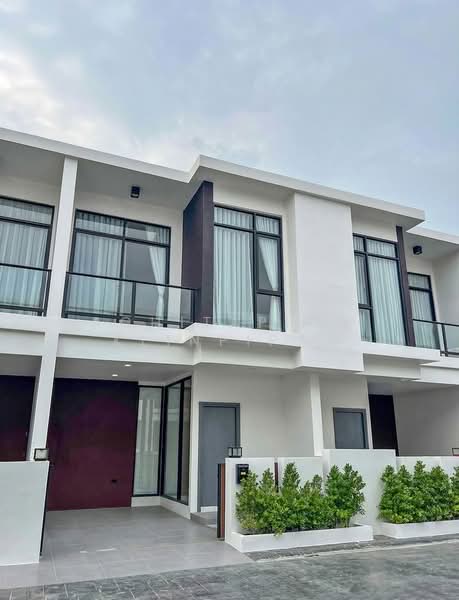 ขาย - ทาวน์เฮ้าส์ 3-ห้องนอน, ชลบุรี