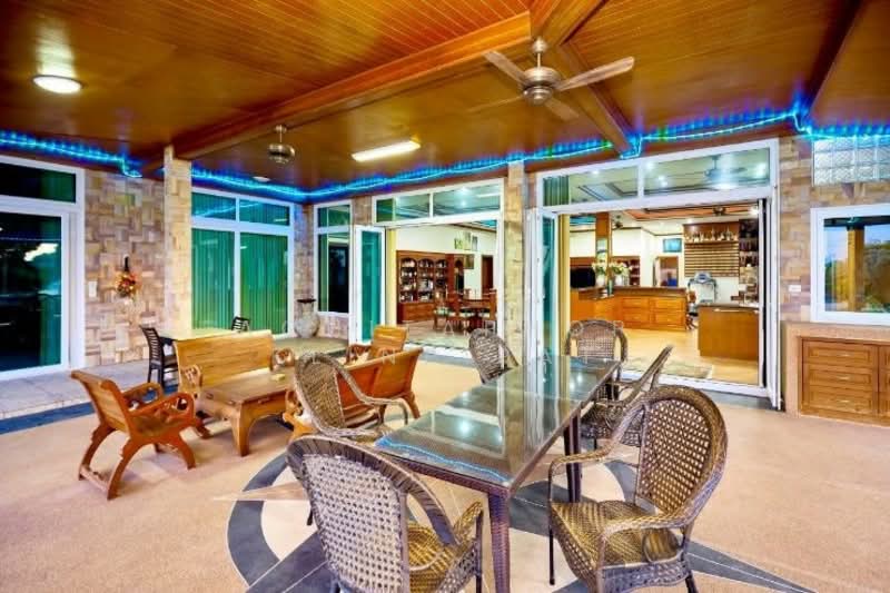 6-BR Villa, Chon Buri (Pattaya), Poong, Bang Lamung (Pattaya), Chon Buri (Pattaya), 6 Bedrooms, 2,400 sqm, Villa For Sale, by Achitaphop Klinpipat, 500252070 - DDproperty.com