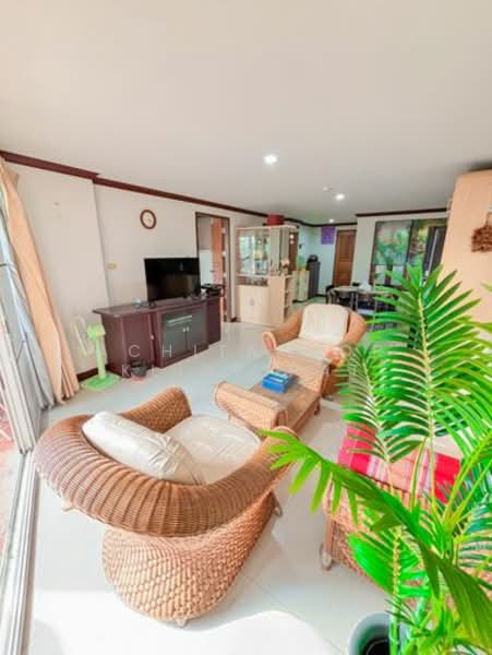 Royal Hill Resort : รอยัล ฮิลล์ รีสอร์ท, ชลบุรี, 154 ถ.ทัพพระยา, หนองปรือ, บางละมุง, ชลบุรี, 92 ตร.ม., คอนโด ขาย, โดย Achitaphop Klinpipat, 500252093 - DDproperty.com