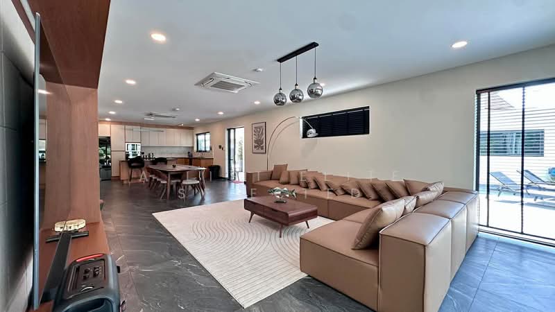 Pattaya Tower, Chon Buri (Pattaya), 79 Pattaya 4, Bang Lamung, Bang Lamung (Pattaya), Chon Buri (Pattaya), 5 Bedrooms, 365 sqm, Condo For Rent, by A LIST ELITE SELECTED, 500252094 - DDproperty.com