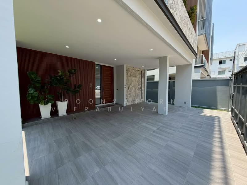 Preecha Beyond Ramkhamhaeng-Krungthepkreetha : ปรีชา บียอนด์ รามคำแหง-กรุงเทพกรีฑา, Bangkok, เคหะร่มเกล้า, Khlong Song Ton Nun, Lat Krabang, Bangkok, 4 Bedrooms, 400 sqm, Single Detached House For Sale, by Poonyaporn Veerabulyarit, 500252159 - DDproperty.com