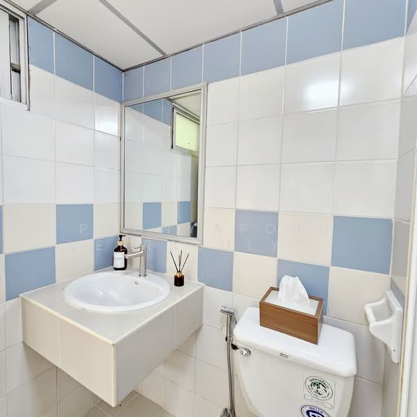 Lumpini Center Ladprao 111, Bangkok, 60-127 Soi Lat Phrao 111, Khlong Chan, Bang Kapi, Bangkok, 1 Bedroom, 27 sqm, Condo For Sale, by Poonyaporn Veerabulyarit, 500252177 - DDproperty.com