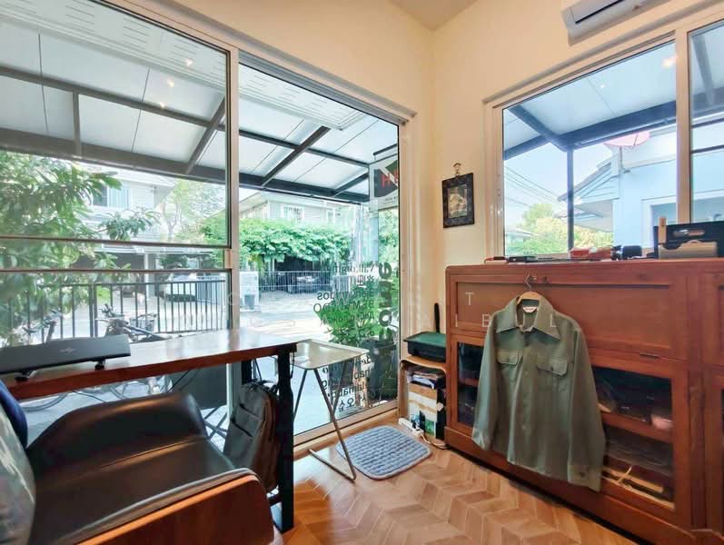 Prueklada Rangsit Klong 4, Pathum Thani, Sawai Pracharat Road, Lat Sawai, Lam Luk Ka, Pathum Thani, 4 Bedrooms, 250 sqm, Single Detached House For Sale, by CHAWALIT KONGSAKPAIBUL, 500252179 - DDproperty.com