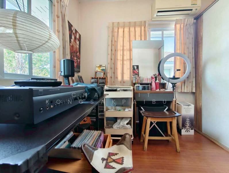 Prueklada Rangsit Klong 4, Pathum Thani, Sawai Pracharat Road, Lat Sawai, Lam Luk Ka, Pathum Thani, 4 Bedrooms, 250 sqm, Single Detached House For Sale, by CHAWALIT KONGSAKPAIBUL, 500252179 - DDproperty.com