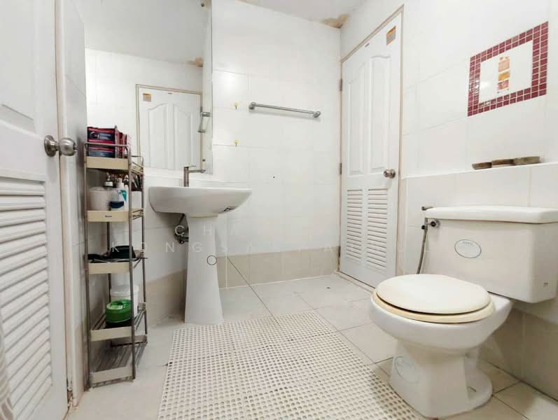 Prueklada Rangsit Klong 4, Pathum Thani, Sawai Pracharat Road, Lat Sawai, Lam Luk Ka, Pathum Thani, 4 Bedrooms, 250 sqm, Single Detached House For Sale, by CHAWALIT KONGSAKPAIBUL, 500252179 - DDproperty.com