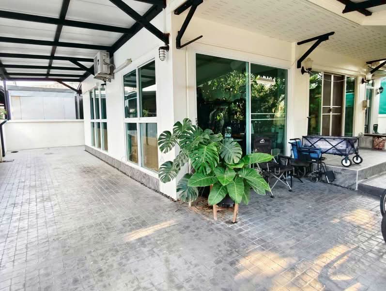 Prueklada Rangsit Klong 4, Pathum Thani, Sawai Pracharat Road, Lat Sawai, Lam Luk Ka, Pathum Thani, 4 Bedrooms, 250 sqm, Single Detached House For Sale, by CHAWALIT KONGSAKPAIBUL, 500252179 - DDproperty.com