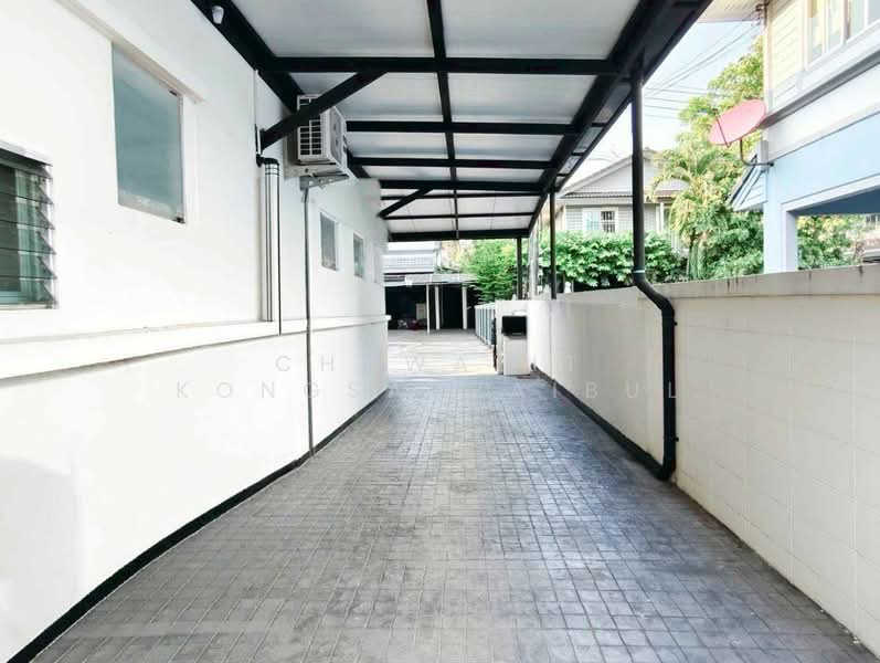 Prueklada Rangsit Klong 4, Pathum Thani, Sawai Pracharat Road, Lat Sawai, Lam Luk Ka, Pathum Thani, 4 Bedrooms, 250 sqm, Single Detached House For Sale, by CHAWALIT KONGSAKPAIBUL, 500252179 - DDproperty.com