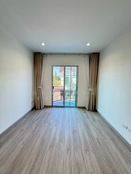 The Villa Rattanathibet : เดอะ วิลล่า รัตนาธิเบศร์, นนทบุรี, ถนน รัตนาธิเบศร์, ท่าอิฐ, ปากเกร็ด, นนทบุรี, 144 ตร.ม., บ้านเดี่ยว ขาย, โดย Poonyaporn Veerabulyarit, 500252189 - DDproperty.com