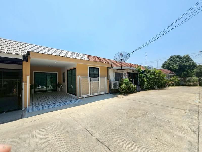 Baan Buathong 4 : บ้านบัวทอง 4, นนทบุรี, ถ.บ้านกล้วย-ไทรน้อย, พิมลราช, บางบัวทอง, นนทบุรี, 102 ตร.ม., ทาวน์เฮ้าส์ ขาย, โดย วัลลภา จันทร์ชิรัตน์, 500252220 - DDproperty.com