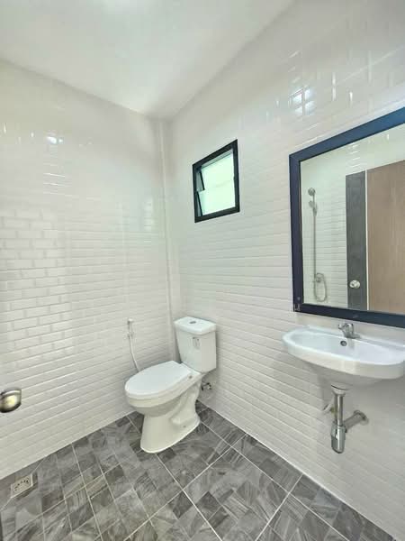 Baan Buathong 4, Nonthaburi, Ban Kluay-Sai Noi Road, Phimonrat, Bang Bua Thong, Nonthaburi, 3 Bedrooms, 102 sqm, Townhouse For Sale, by วัลลภา จันทร์ชิรัตน์, 500252220 - DDproperty.com