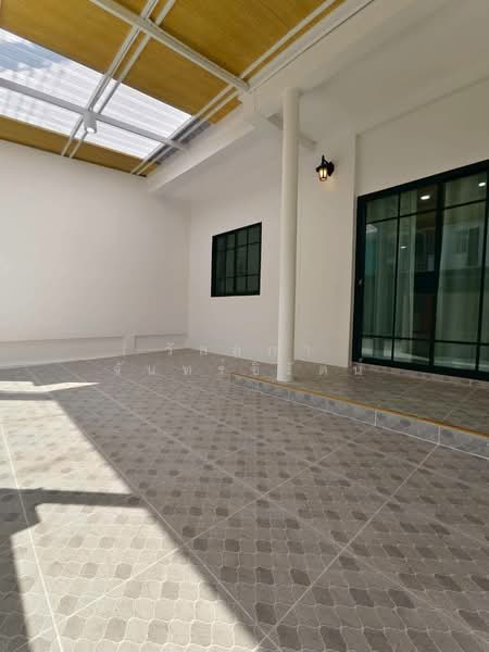 Wararak Rangsit Klong 3, Pathum Thani, Khlong Sam, Khlong Luang, Pathum Thani, 4 Bedrooms, 120 sqm, Townhouse For Sale, by วัลลภา จันทร์ชิรัตน์, 500252222 - DDproperty.com