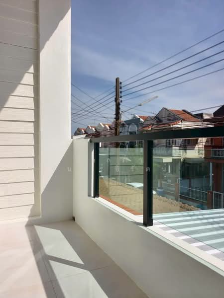 Wararak Rangsit Klong 3, Pathum Thani, Khlong Sam, Khlong Luang, Pathum Thani, 4 Bedrooms, 120 sqm, Townhouse For Sale, by วัลลภา จันทร์ชิรัตน์, 500252222 - DDproperty.com