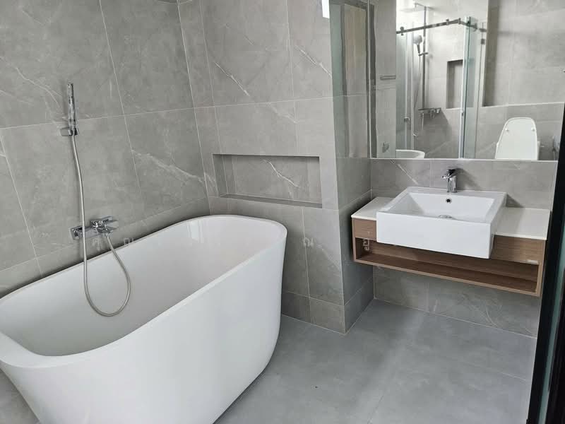 Nirvana DEFINE Krungthep Kreetha, Bangkok, Srinakarin-Romklao Road, Hua Mak, Bang Kapi, Bangkok, 3 Bedrooms, 203 sqm, Townhouse For Rent, by คุณรวีวรรณ อู่เงิน, 500252237 - DDproperty.com