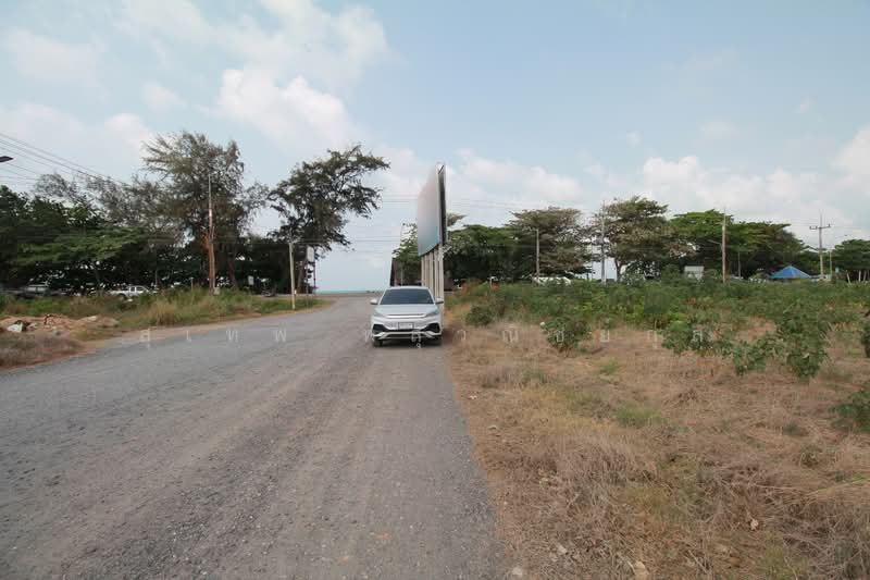 Beachfront Land for Sale 5-2-46 Rai Mae Ramphueng Beach, Rayong Prime Plot with 3 Road Access, Rayong, Taphong, Muang Rayong, Rayong, , 8,984 sqm, Land For Sale, by สุเทพ พสุวณิชย์กุล, 500252240 - DDproperty.com