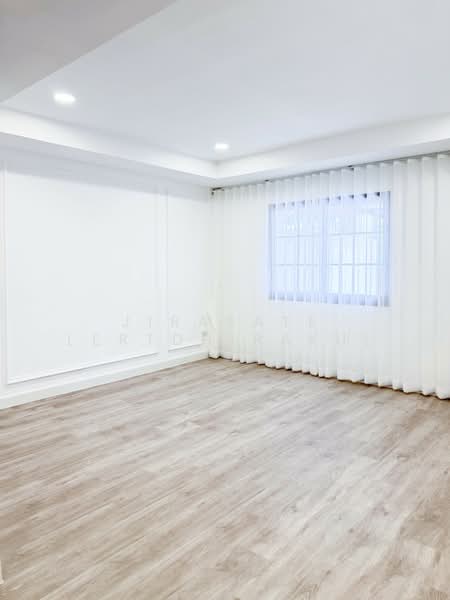 หมู่บ้านการท่าเรือ วชิรธรรมสาธิต สุขุมวิท101/1, Bangkok, Bang Chak, Phra Khanong, Bangkok, 2 Bedrooms, 120 sqm, Townhouse For Sale, by Jirasate Lertdhirakul, 500252257 - DDproperty.com