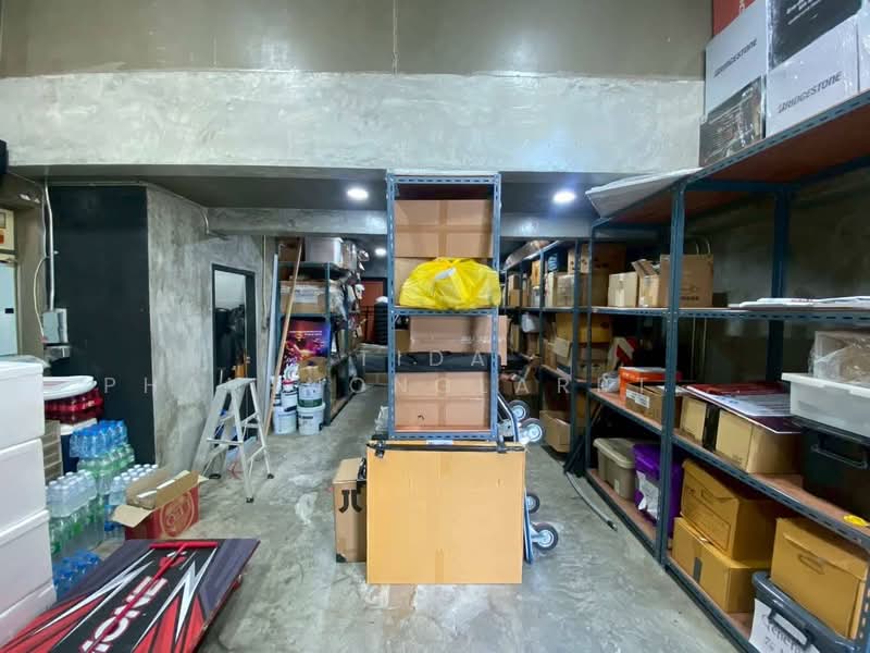 Rental, office building, RCA project, 2 rooms, 4 floors and a floating floor with escalators, Bangkok, Bang Kapi, Huai Khwang, Bangkok, , 430 sqm, Office Space For Rent, by Tida phanthonglarptawee, 500252268 - DDproperty.com