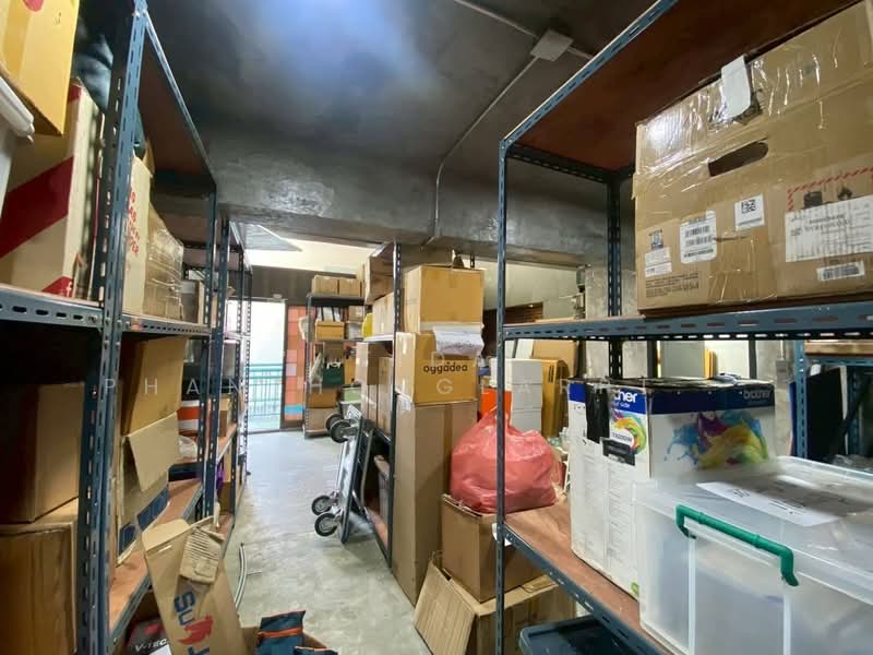 Rental, office building, RCA project, 2 rooms, 4 floors and a floating floor with escalators, Bangkok, Bang Kapi, Huai Khwang, Bangkok, , 430 sqm, Office Space For Rent, by Tida phanthonglarptawee, 500252268 - DDproperty.com