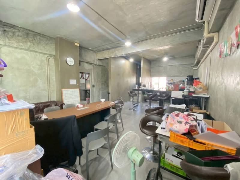 Rental, office building, RCA project, 2 rooms, 4 floors and a floating floor with escalators, Bangkok, Bang Kapi, Huai Khwang, Bangkok, , 430 sqm, Office Space For Rent, by Tida phanthonglarptawee, 500252268 - DDproperty.com