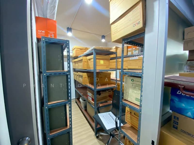 Rental, office building, RCA project, 2 rooms, 4 floors and a floating floor with escalators, Bangkok, Bang Kapi, Huai Khwang, Bangkok, , 430 sqm, Office Space For Rent, by Tida phanthonglarptawee, 500252268 - DDproperty.com