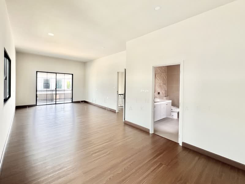 Grand Britannia Krungthep Kreetha – Suvarnabhumi, Bangkok, ร่มเกล้า, Khlong Sam Prawet, Lat Krabang, Bangkok, 4 Bedrooms, 300 sqm, Single Detached House For Sale, by Cherlin  Lophattarakulsart, 500252308 - DDproperty.com