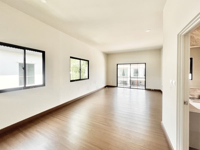 Grand Britannia Krungthep Kreetha – Suvarnabhumi, Bangkok, ร่มเกล้า, Khlong Sam Prawet, Lat Krabang, Bangkok, 4 Bedrooms, 300 sqm, Single Detached House For Sale, by Cherlin  Lophattarakulsart, 500252308 - DDproperty.com