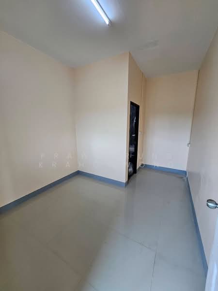 CODE:PP1-W1139-0426 ให้เช่าโกดัง/คลังสินค้า บนที่ดิน 206 ตร.วา พื้นที่ใช้สอยประมาณ 400 ตร.ม. รีโนเวท, ปทุมธานี, ระแหง, ลาดหลุมแก้ว, ปทุมธานี, 400 ตร.ม., โกดัง-โรงงาน ให้เช่า, โดย PRAWANRUNG KRAHOMWONG, 500252319 - DDproperty.com