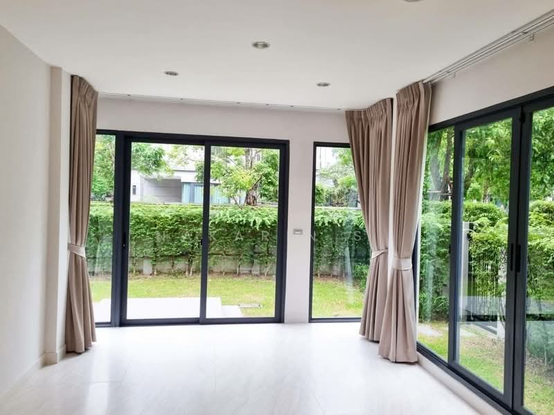The Sonne Srinakarin-Bangna, Bangkok, Soi Chumchon Mahat Thai 3, Bangna-Trad Road, Dok Mai, Prawet, Bangkok, 3 Bedrooms, 245 sqm, Single Detached House For Sale, by Nakarin S., 500252333 - DDproperty.com