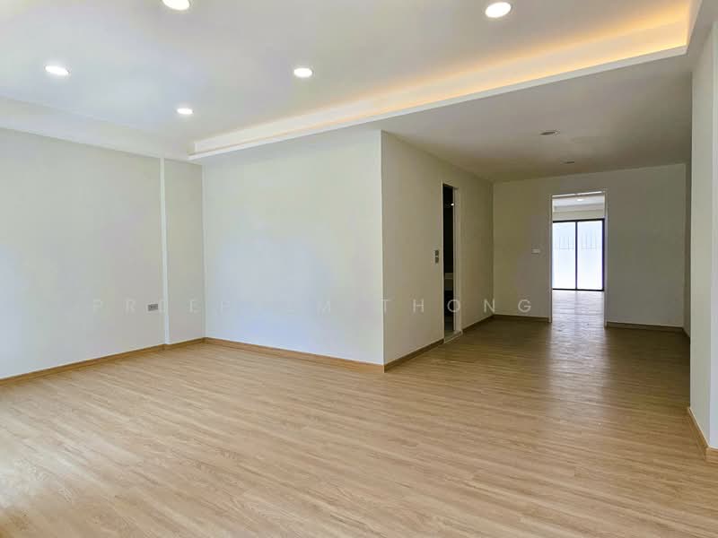 ทาวน์โฮม พหลโยธิน 23, Bangkok, Chatuchak, Chatuchak, Bangkok, 2 Bedrooms, 250 sqm, Townhouse For Sale, by Preeprem Thongon, 500252336 - DDproperty.com