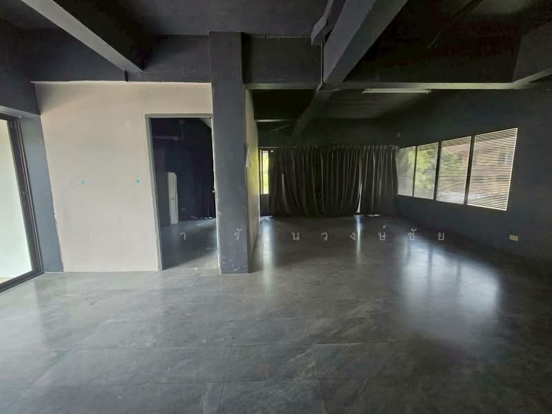 Sriwara Town in Town, Bangkok, Sriwara Road, Phlapphla, Wang Thonglang, Bangkok, 8 Bedrooms, 600 sqm, Townhouse For Rent, by บุษบา รัตนวงษ์ชัย, 500252387 - DDproperty.com