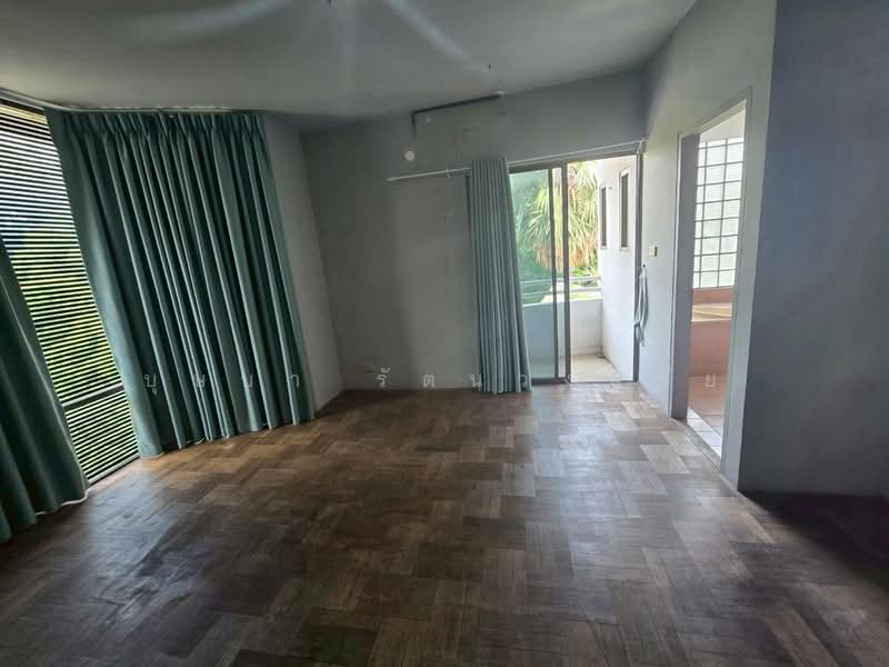 Sriwara Town in Town, Bangkok, Sriwara Road, Phlapphla, Wang Thonglang, Bangkok, 8 Bedrooms, 600 sqm, Townhouse For Rent, by บุษบา รัตนวงษ์ชัย, 500252387 - DDproperty.com