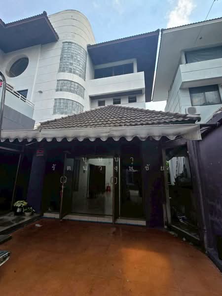 Sriwara Town in Town, Bangkok, Sriwara Road, Phlapphla, Wang Thonglang, Bangkok, 8 Bedrooms, 600 sqm, Townhouse For Rent, by บุษบา รัตนวงษ์ชัย, 500252387 - DDproperty.com