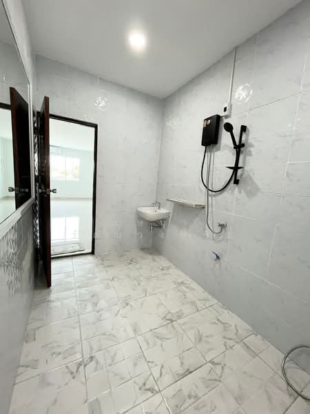 ทำเลนวมินทร์ 32 ให้เช่าทาวน์เฮ้าส์ 2 ชั้น รีโนเวทใหม่ ม.คลองจั่นวิลล่า บ้านสวย ทำเลดี พร้อมอยู่, Bangkok, นวมินทร์, Khlong Kum, Bueng Kum, Bangkok, 3 Bedrooms, 190 sqm, Townhouse For Rent, by บุษบา รัตนวงษ์ชัย, 500252389 - DDproperty.com