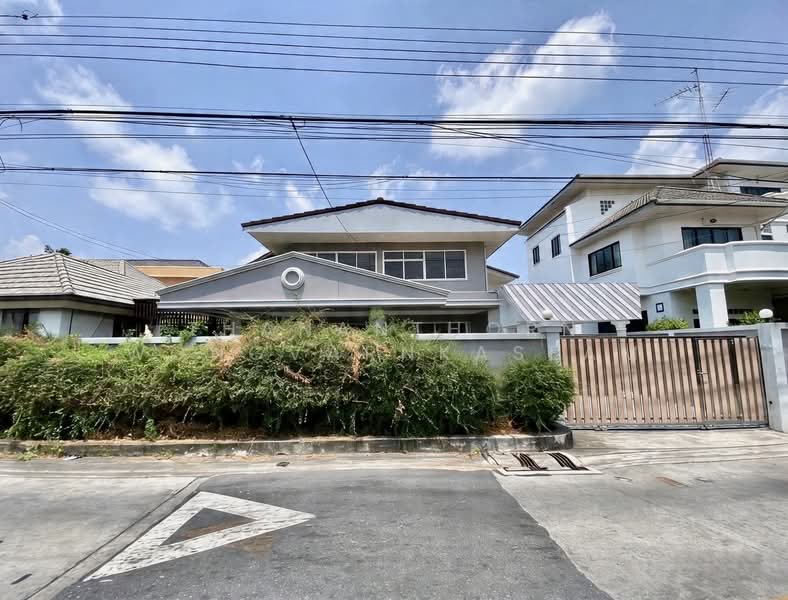 อมรพันธ์ 9, Bangkok, Lat Phrao, Lat Phrao, Bangkok, 5 Bedrooms, 300 sqm, Single Detached House For Sale, by Thananthorn Wongvarnkaseam, 500252390 - DDproperty.com