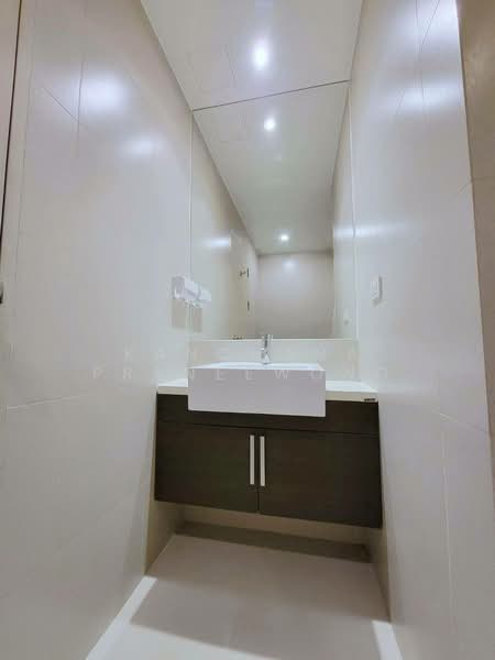 Noble Solo, Bangkok, 988 Thong Lo, Khlong Tan Nua, Watthana, Bangkok, 1 Bedroom, 32 sqm, Condo For Rent, by Kanchana Praneewong, 500252437 - DDproperty.com