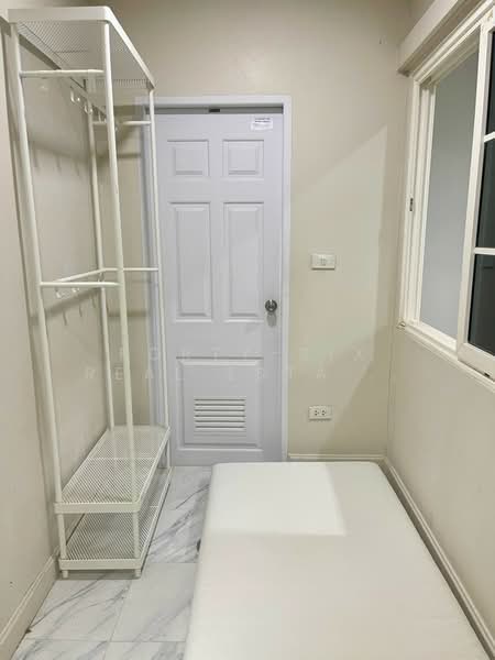Grandio Ladprao-Kaset Nawamin, Bangkok, Soi Nawamin 42, Yeak 27, Khlong Kum, Bueng Kum, Bangkok, 4 Bedrooms, 182 sqm, Single Detached House For Rent, by Forty-Six Real Estate Group, 500252449 - DDproperty.com