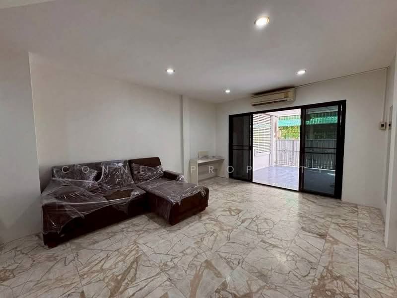 Two-story townhouse, Soi Ramintra 40 (Intersection 8), Bangkok, -, Nuan Chan, Bueng Kum, Bangkok, 1 Bedroom, 21 sqm, Townhouse For Sale, by Connex Property, 500252562 - DDproperty.com