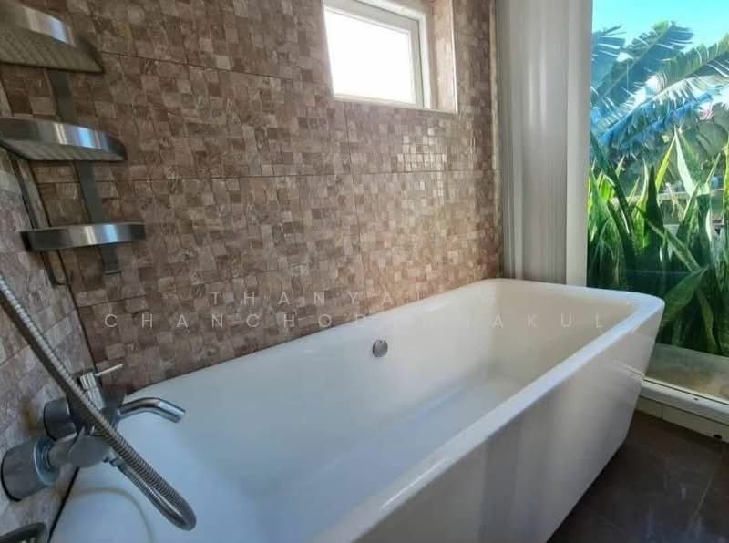 undefined, Chon Buri (Pattaya), Nong Pru, Bang Lamung (Pattaya), Chon Buri (Pattaya), 4 Bedrooms, 440 sqm, Single Detached House For Rent, by Thanyalag Chanchodtanakul, 500252588 - DDproperty.com