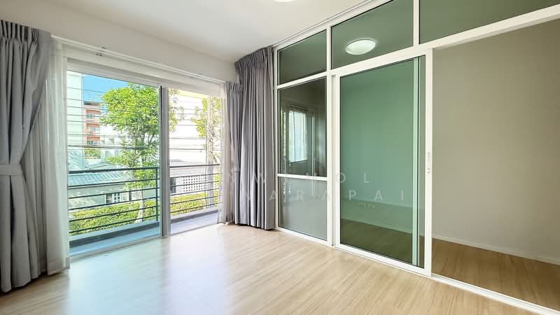 Baan Klang Muang Sukhumvit 77, Bangkok, Soi On Nut 17, Suan Luang, Suan Luang, Bangkok, 4 Bedrooms, 178 sqm, Townhouse For Sale, by Ponwimol Wipanarapai, 500252597 - DDproperty.com