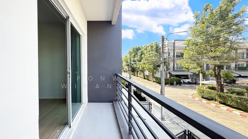 Baan Klang Muang Sukhumvit 77 : บ้านกลางเมือง สุขุมวิท 77, กรุงเทพ, ซอย อ่อนนุช 17, สวนหลวง, สวนหลวง, กรุงเทพ, 178 ตร.ม., ทาวน์เฮ้าส์ ขาย, โดย Ponwimol Wipanarapai, 500252597 - DDproperty.com